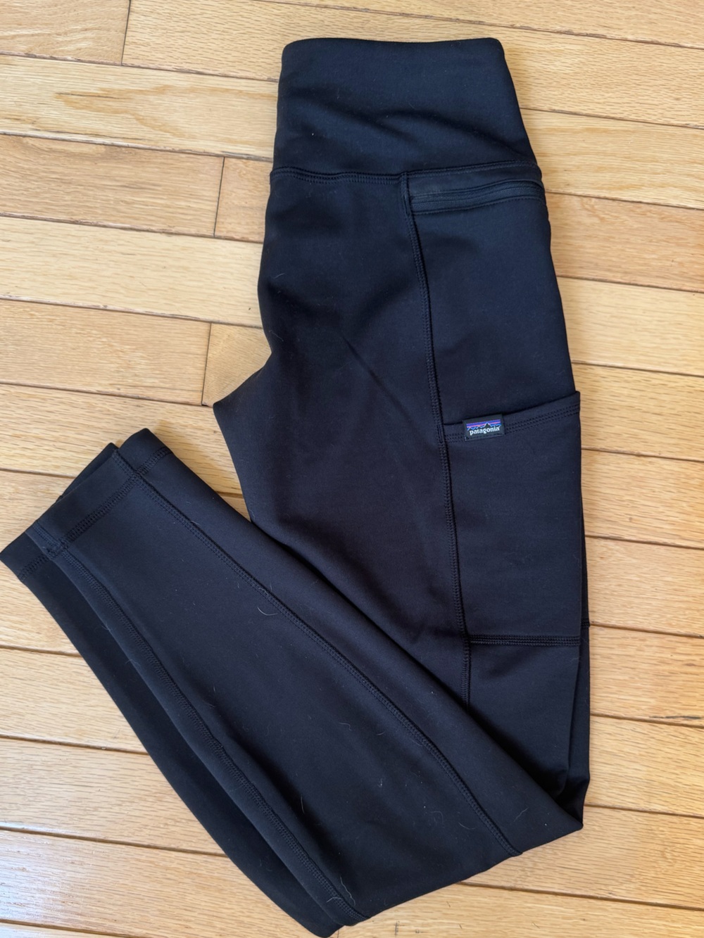Patagonia Ladies XS Black Pack Out Black Tights Medium Weight Side Pockets. NWOT